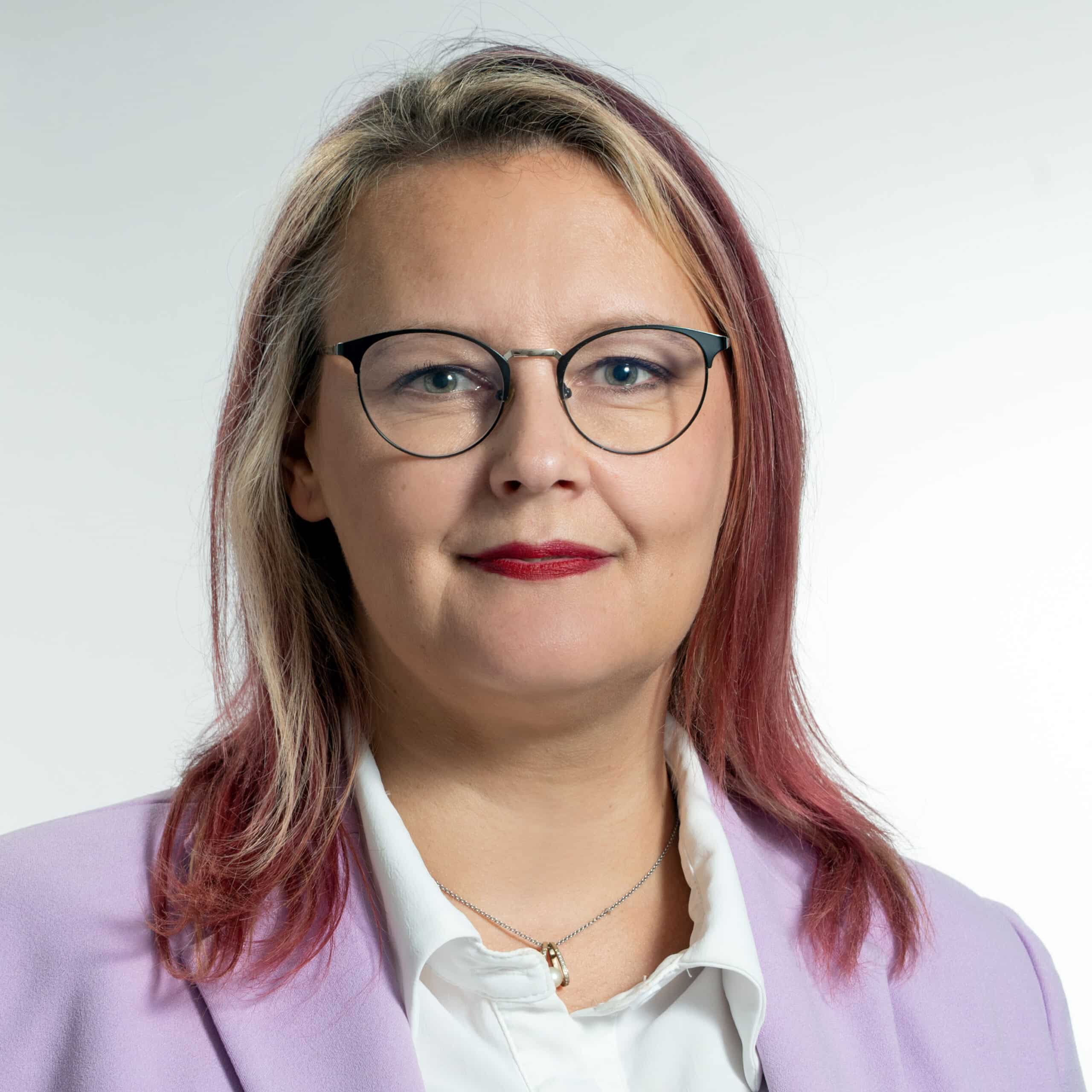 Elwira Meid-6984-quadrat