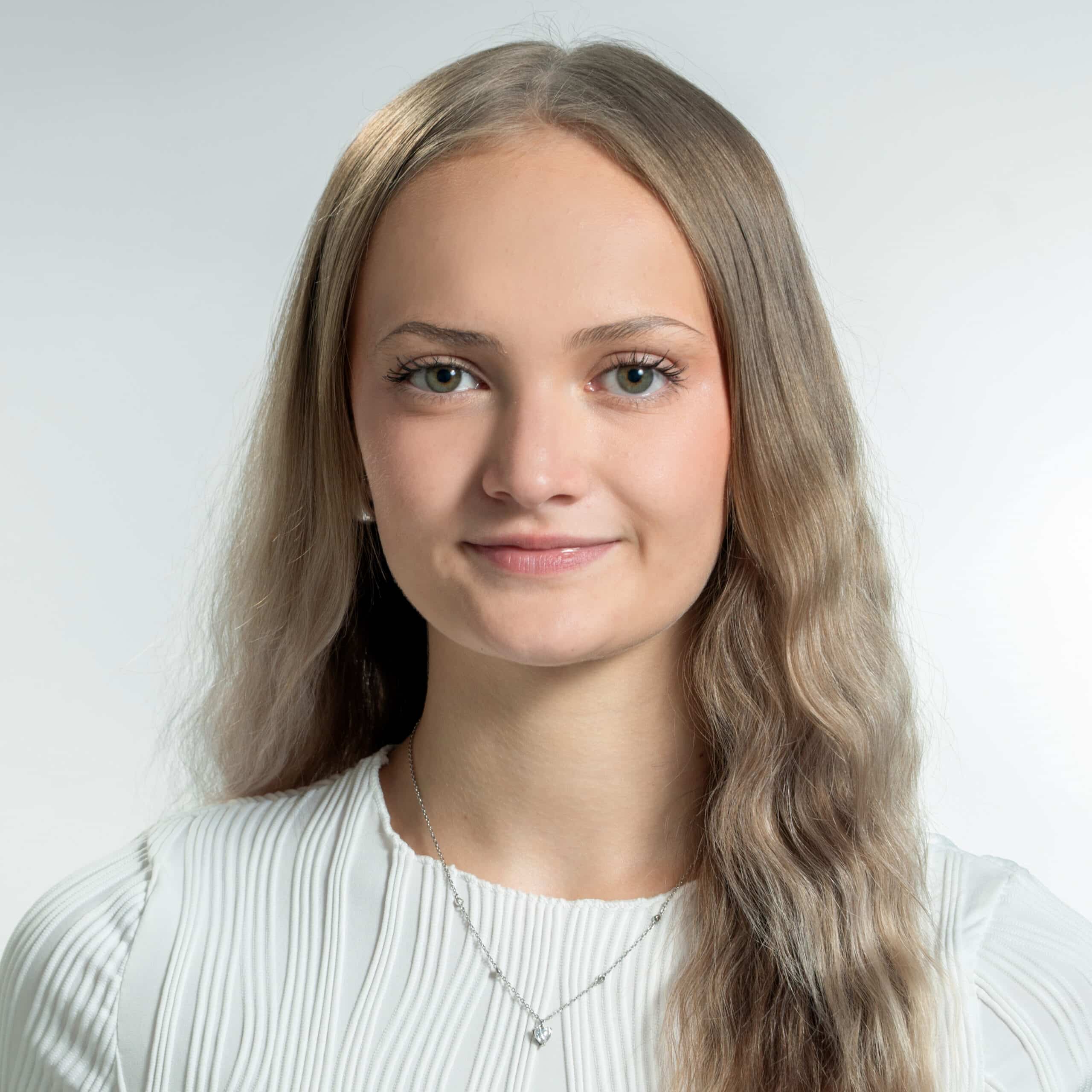 Lina Hundacker-6867-quadrat